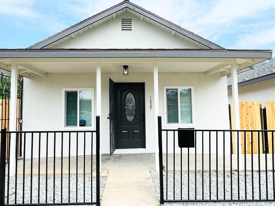 1st image of 1027 S 32nd St