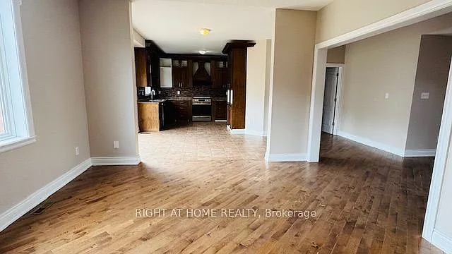 1215 Lowrie St — Photo 7