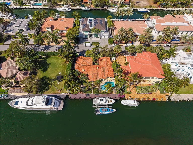 330 Royal Plaza Dr — Photo 50