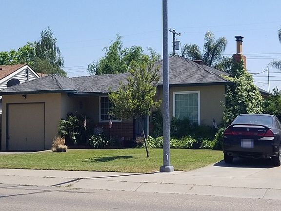 3rd image of 1528 W Lockeford St