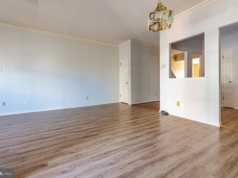 6161 Main St — Photo 7