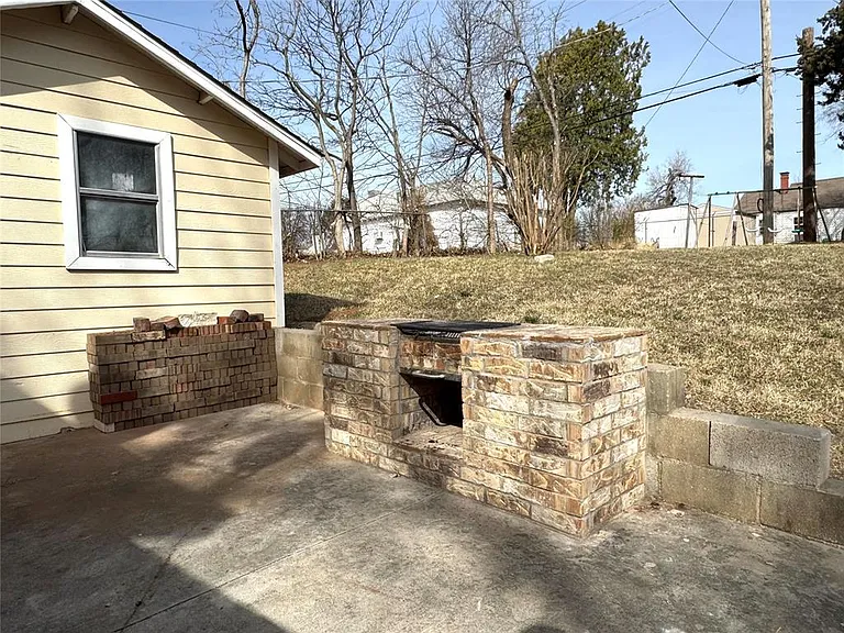 2937 Pioneer Ave — Photo 31
