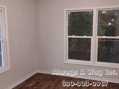 4th image of 309 W 11th St