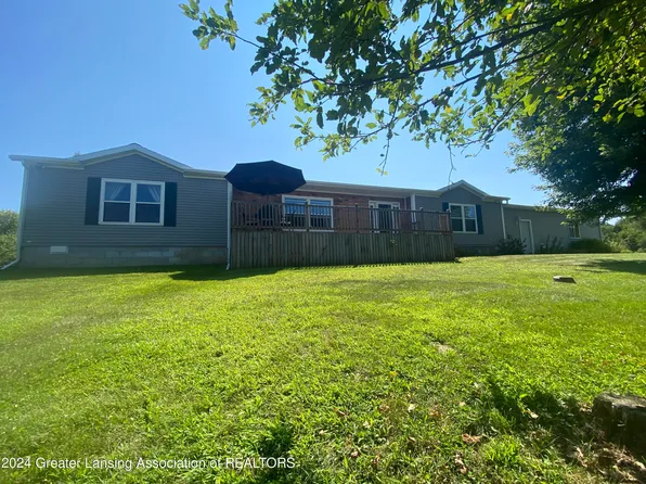 1831 N Royston Rd, Charlotte, MI 48813