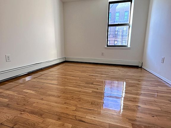 4th image of 1297 Sheridan Ave
