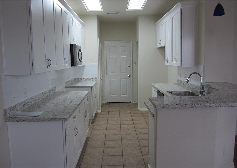 1st image of 16562 Beckland Ln