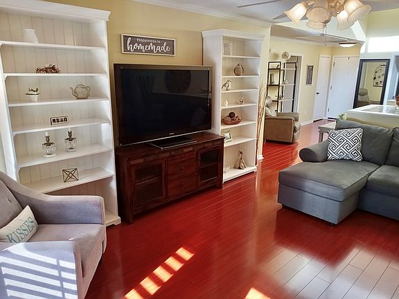 4th image of 20 Royal Oak Dr