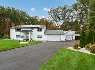 43 Fallon Dr, North Haven, CT 06473