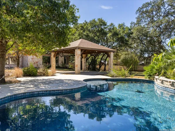 28418 Quadrille Lane, Fair Oaks Ranch, TX 78015