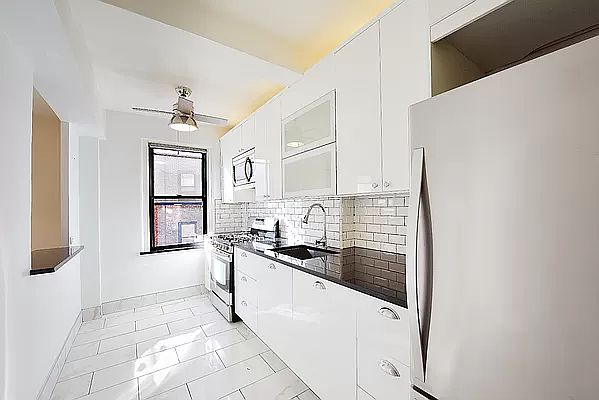 1st image of 77 Park Ter E APT D58