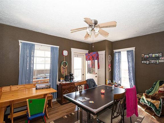 4th image of 1024 W Erie Ave #1/2