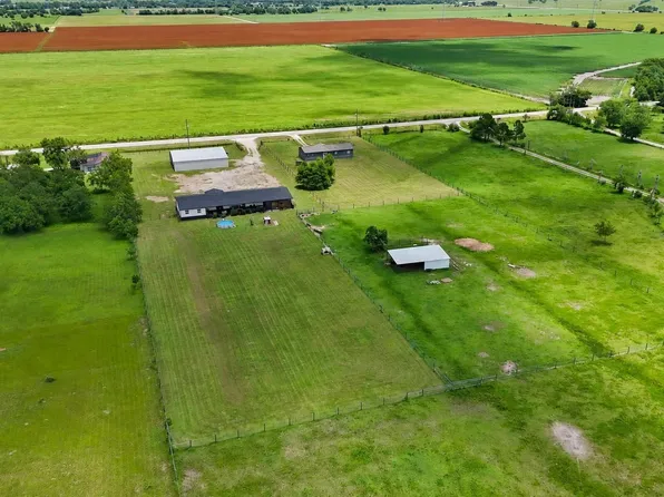 18318 Brumbelow Rd, Needville, TX 77461