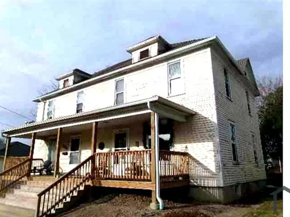 222 W Avon St #1, Freeport, IL 61032