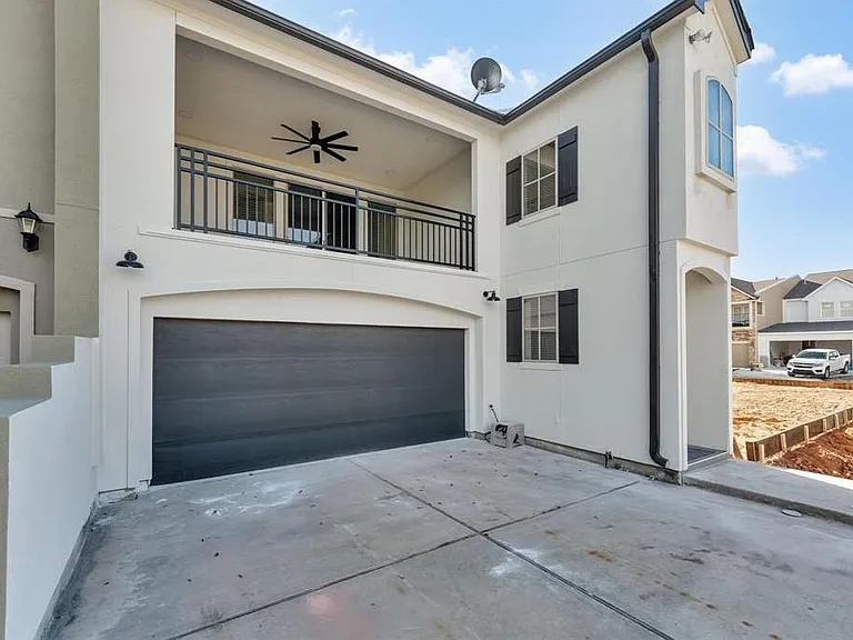 119 Capetown Ln — Photo 3