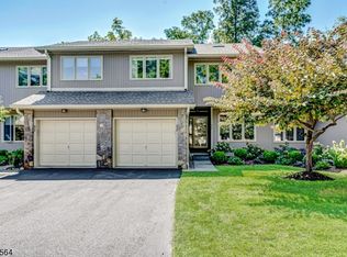 32 Roberts Cir, Basking Ridge, NJ 07920