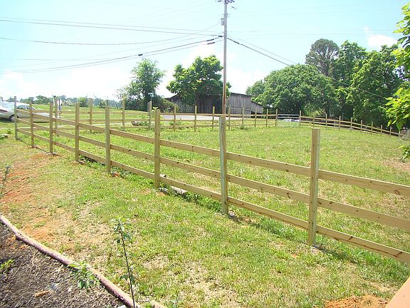 2nd image of 305 Haw Ridge Dock Rd