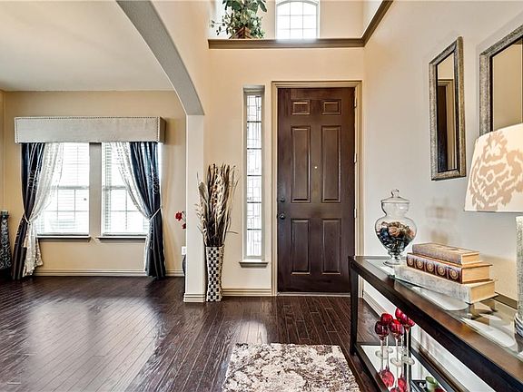 3rd image of 5713 Ivyridge Ln