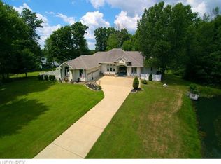 1203 Beaver Cir, Columbiana, OH 44408