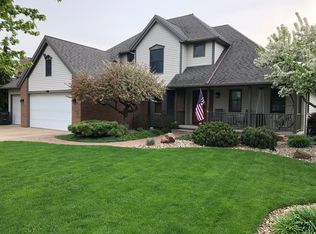 718 Tracht Meadows Dr, Huron, OH 44839