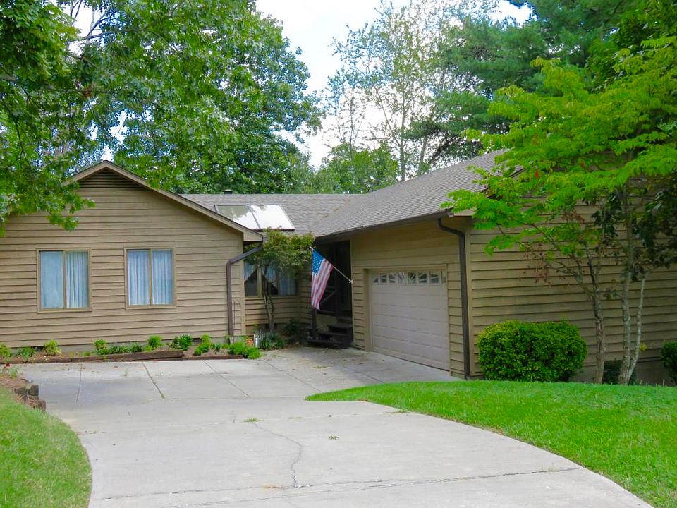 1st image of 9417 Ravenwood Cir