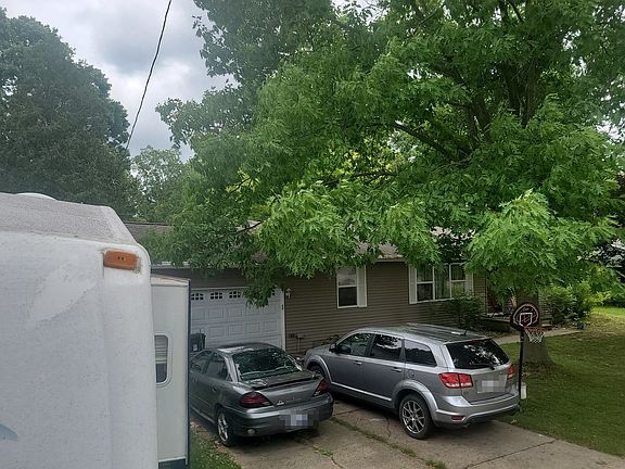 3rd image of 2117 Mackinaw Dr