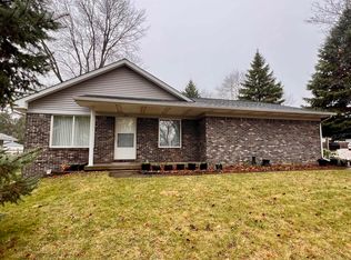 221 Harrington St, Mount Clemens, MI 48043