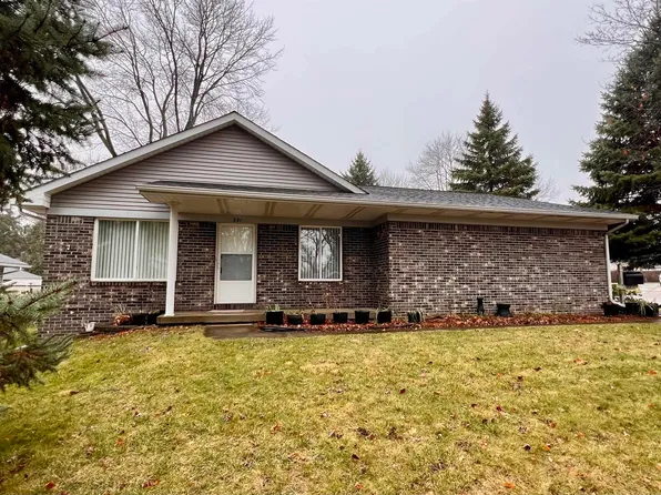 221 Harrington St, Mount Clemens, MI 48043