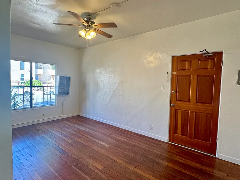 2300 Bellevue Ave #2 — Photo 4