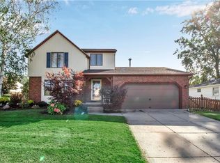 332 Barbados Dr, Cheektowaga, NY 14227