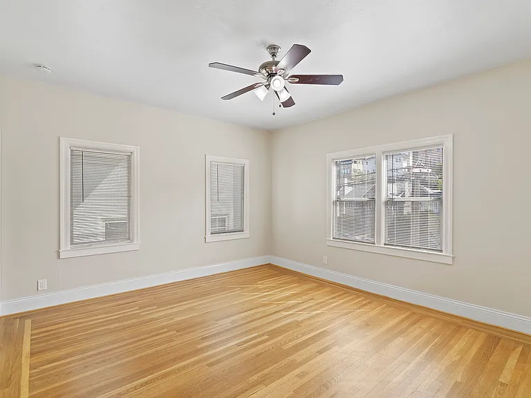 Merritt Avenue Apartments — Photo 3