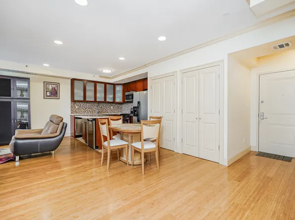 1689 East 21st Street image 8 of 32