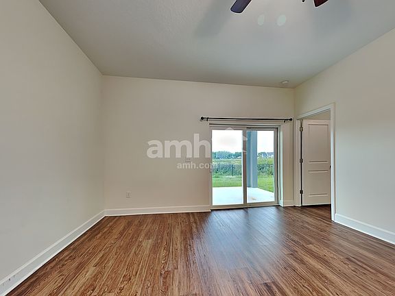 4th image of 1041 Walden Pond Dr