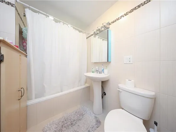 2415 East 27th Street image 25 of 37