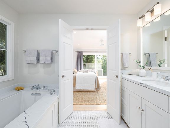 5th image of 4713 Circle B Place