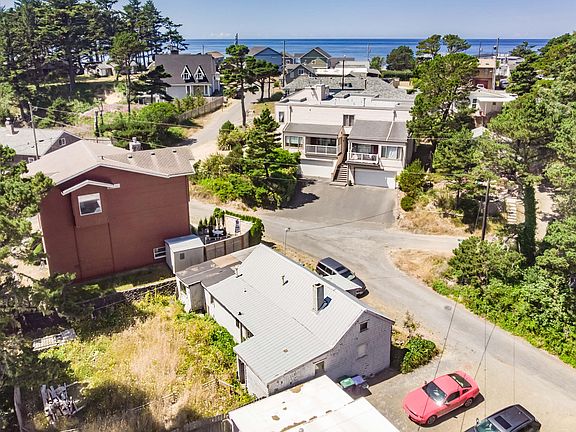 5th image of 420 NW Spencer Ave