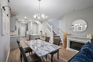 5246 Neil Dr — Photo 2