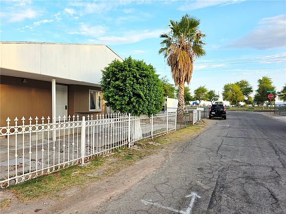 3rd image of 2240 Del Rey Dr