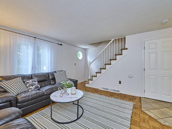 5th image of 86 White St APT C