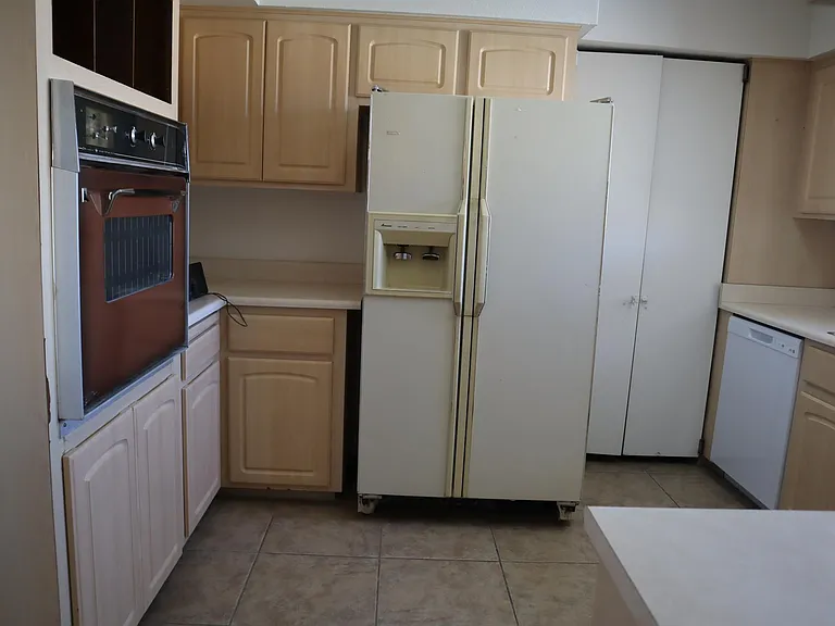 4240 W Hatcher Rd — Photo 26