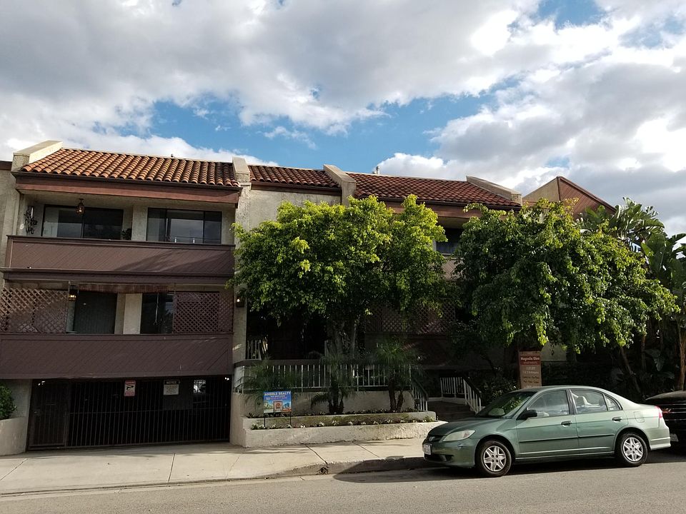 1st image of 14422 Magnolia Blvd #212