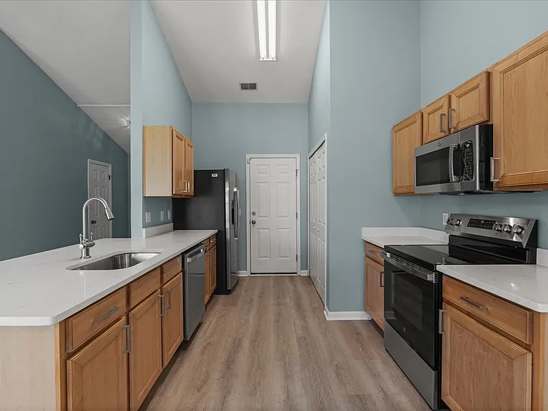 12 Torrey Ln — Photo 7
