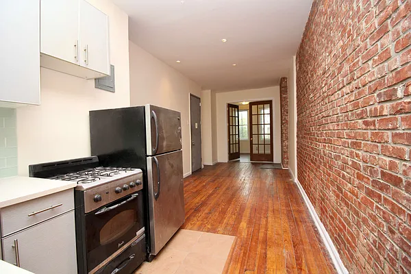 Rented by Nooklyn NYC LLC | media 18