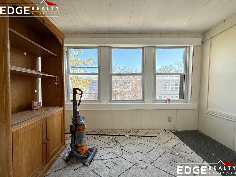 82 Beechcroft St #3 — Photo 8