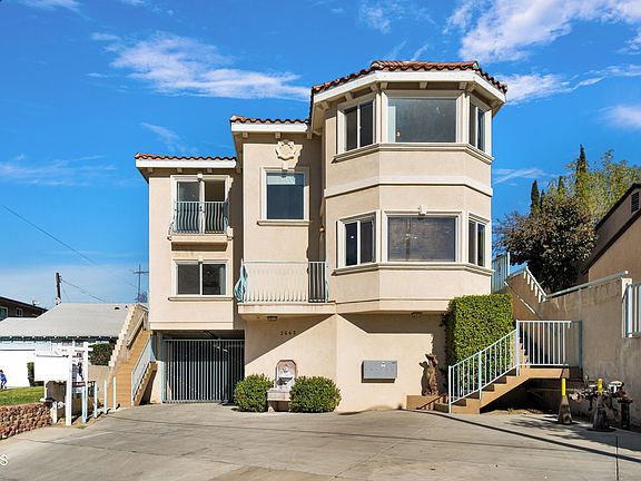 2nd image of 2663 Montrose Ave #101