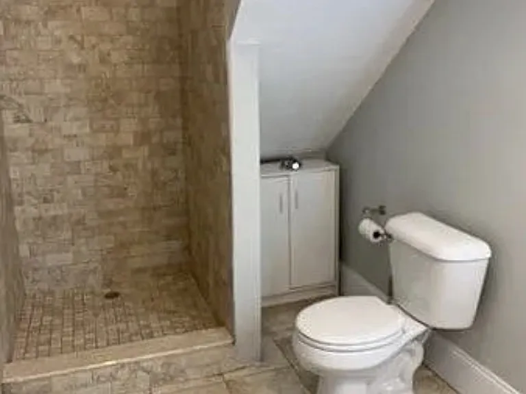 219 W 2nd St #2 — Photo 16