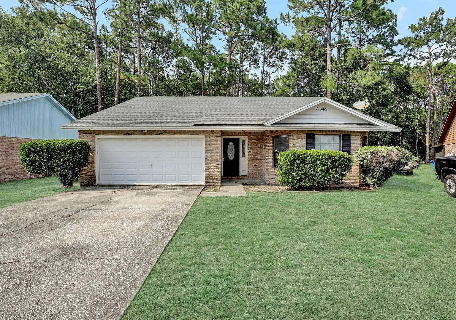 3 bedroom/ 2 bathroom home on the Northside! — Photo 1