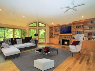 204 Lake Ct, Chapel Hill, NC 27516