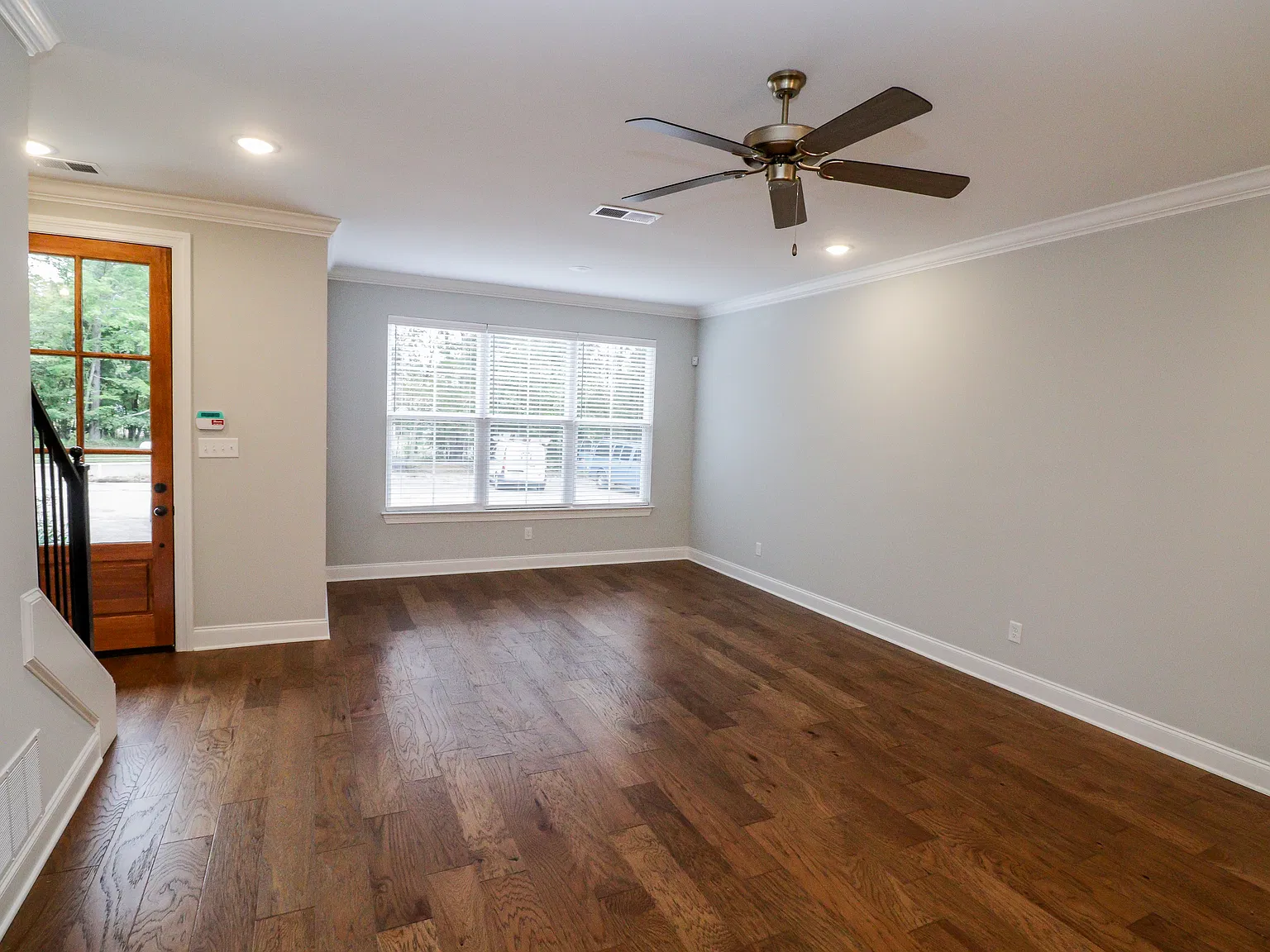 3 bed, 3.5 bath, 1730 sqft, $3,150 — Photo 3