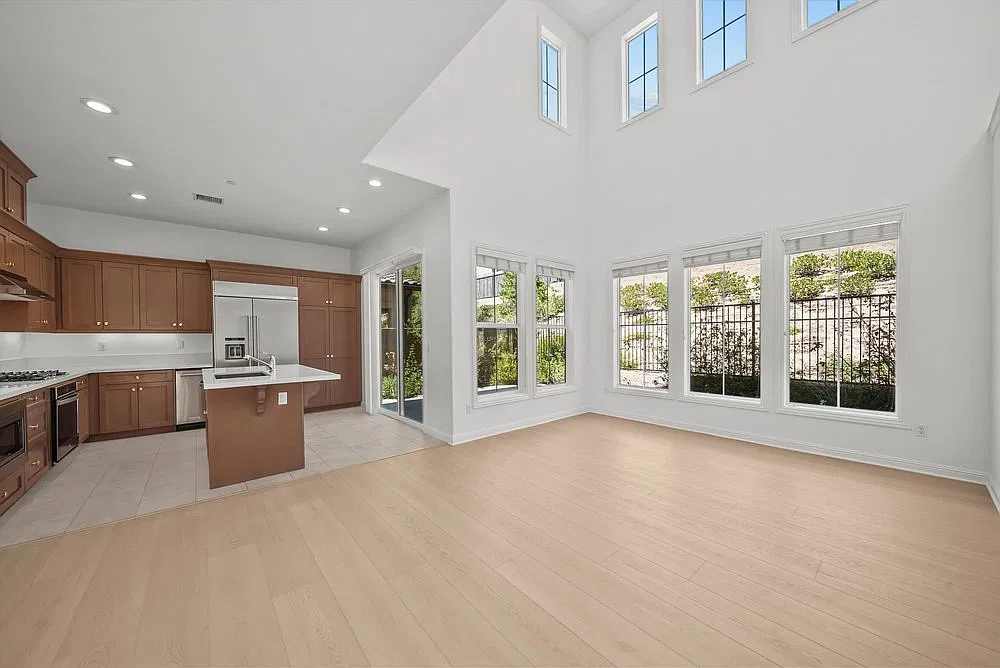 4 bed, 2100 sqft, $6,700 — Photo 4