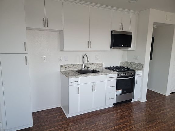 5th image of 2-3376 O'Rourke Ave